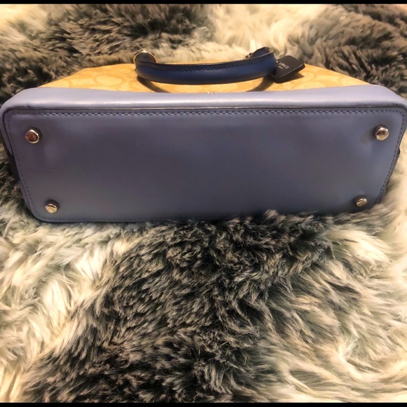 Coach Crossbody/Handbag 👜 - Picture 3 of 3